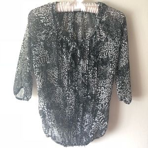 Express 3/4 sleeve black and white print top XS